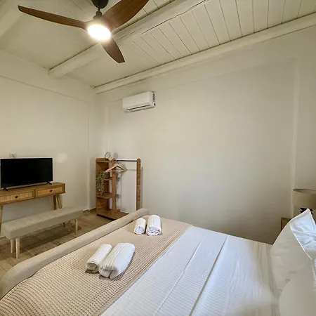 בית נופש Aristea Seaside Retreat With Private Pool *