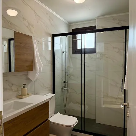 펜션 Aristea Seaside Retreat With Private Pool