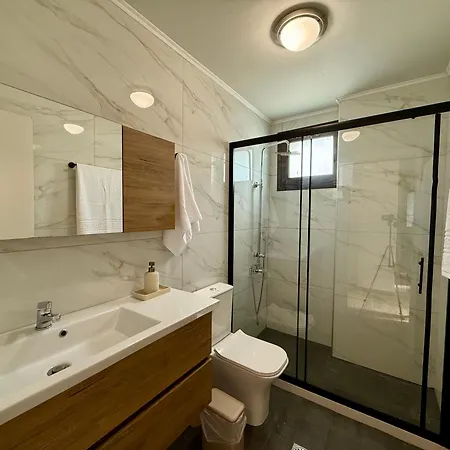 Aristea Seaside Retreat With Private Pool * 칼라마키