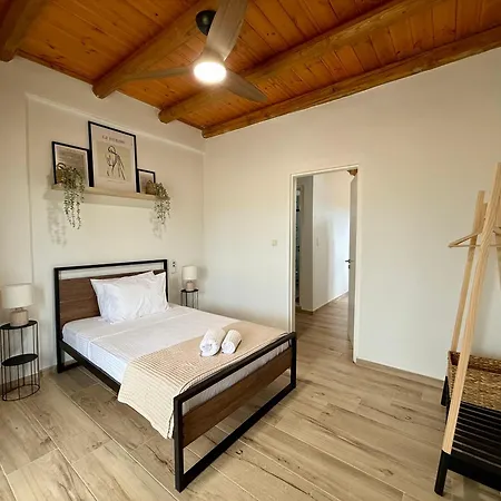 Aristea Seaside Retreat With Private Pool 칼라마키