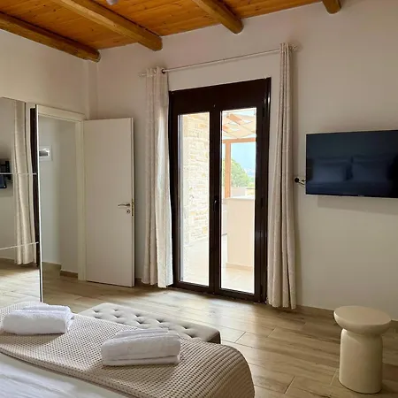 Aristea Seaside Retreat With Private Pool 펜션 *